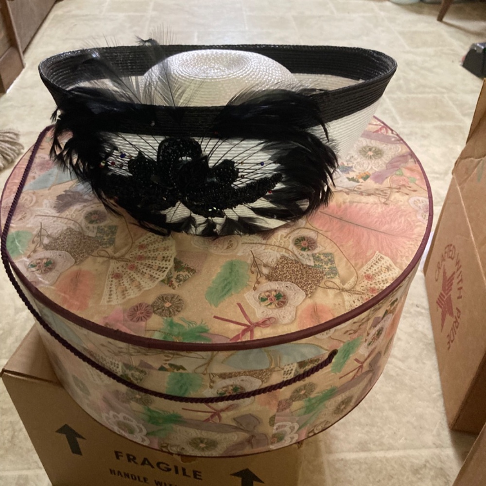 Straw hat - Picture 2 of 3